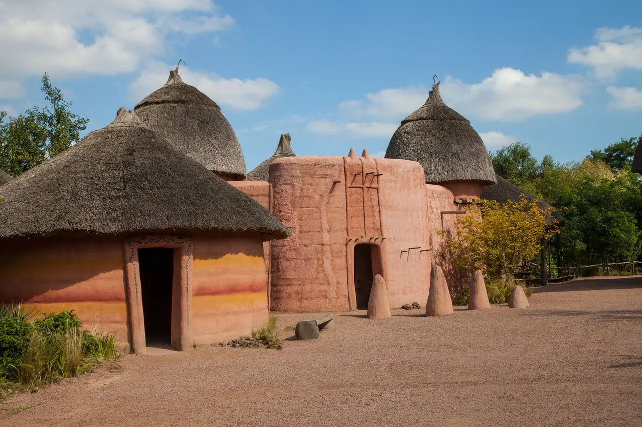 africa-african-culture-house-2581956.webp